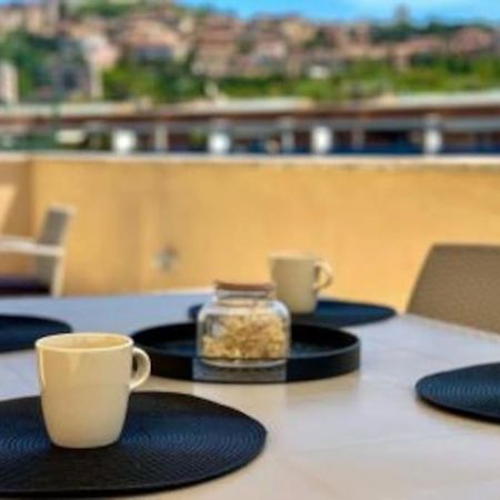 Exclusive Penthouse With 60 M2 Panoramic Terrace Apartment Perugia Luaran gambar