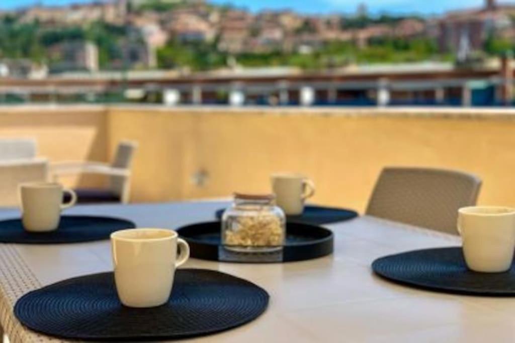 Exclusive Penthouse With 60 M2 Panoramic Terrace Apartment Perugia Luaran gambar